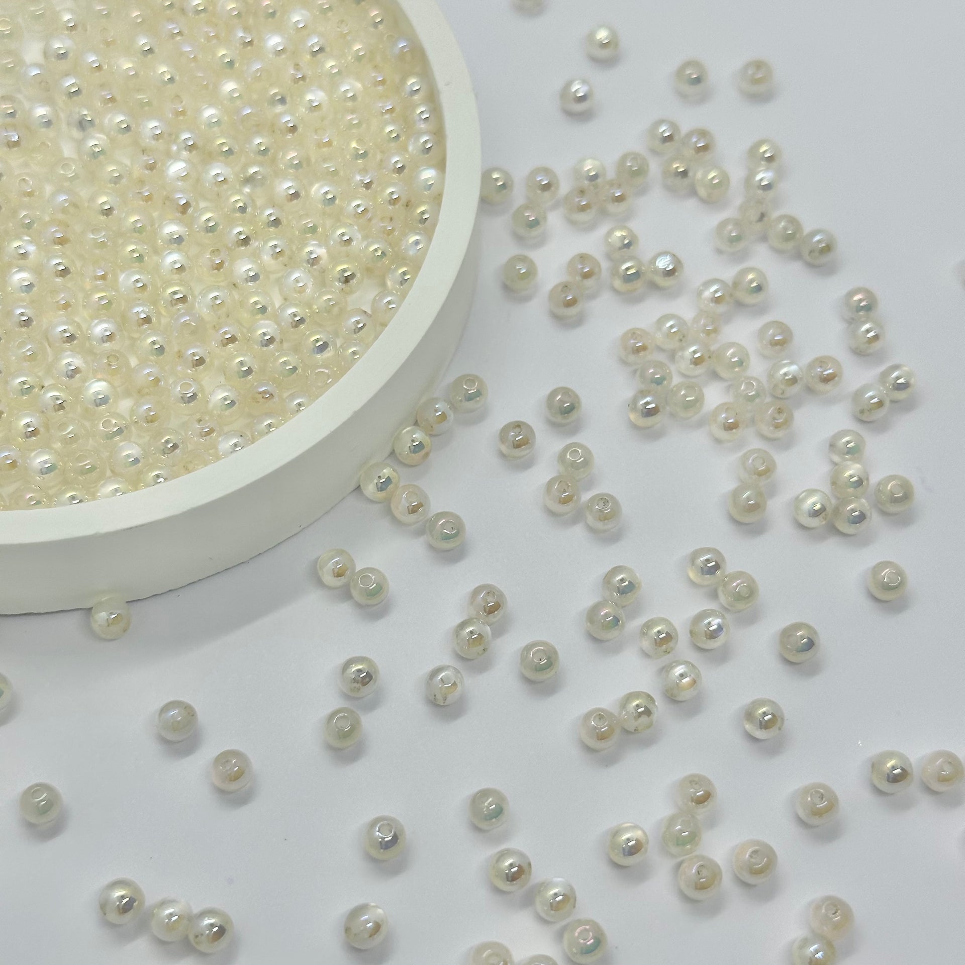 Perles AB : perles transparentes de 4 mm Perles AB : perles transparentes de 4 mm