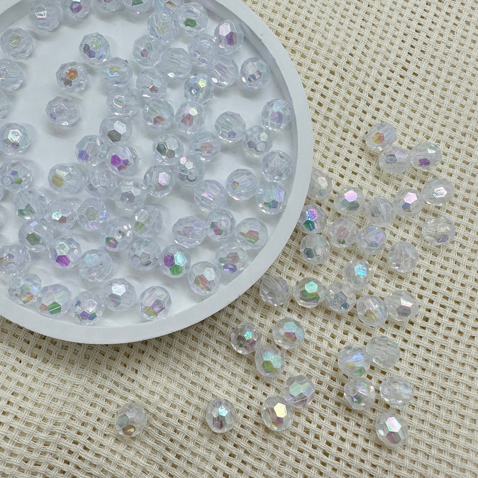 Perles acryliques : boule disco transparente de 8 mm Perles acryliques : boule disco transparente de 8 mm