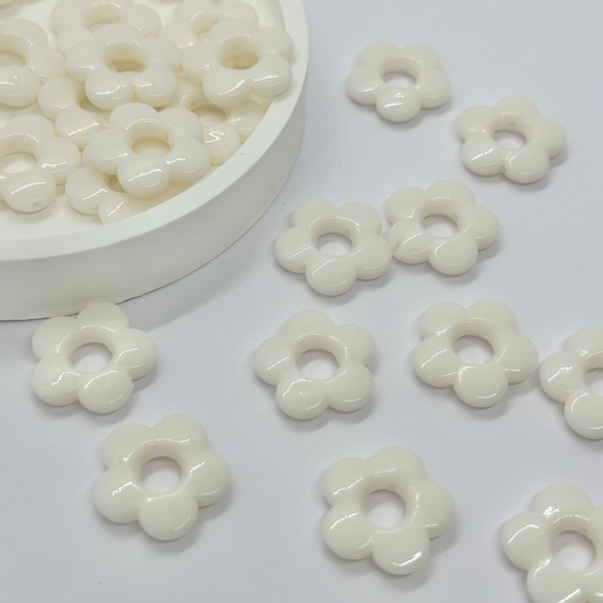 Perles acryliques : Fleur pastel (transparente) Perles acryliques : Fleur pastel (transparente)