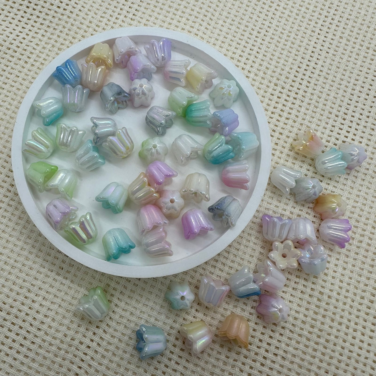 Perles acryliques : Tulipes en dégradé assorti Perles acryliques : Tulipes en dégradé assorti