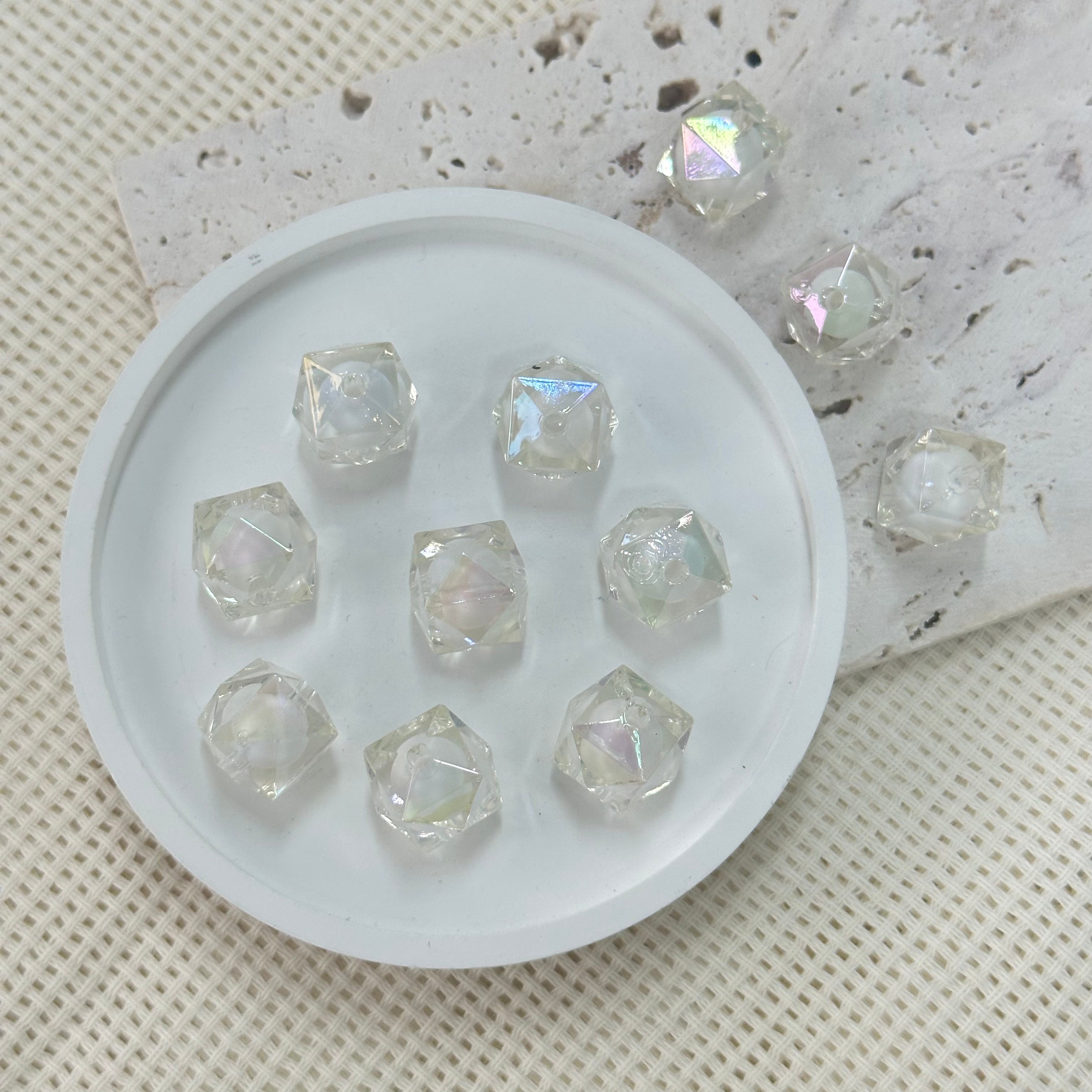 Perles acryliques : Hexagones Perles acryliques : Hexagones