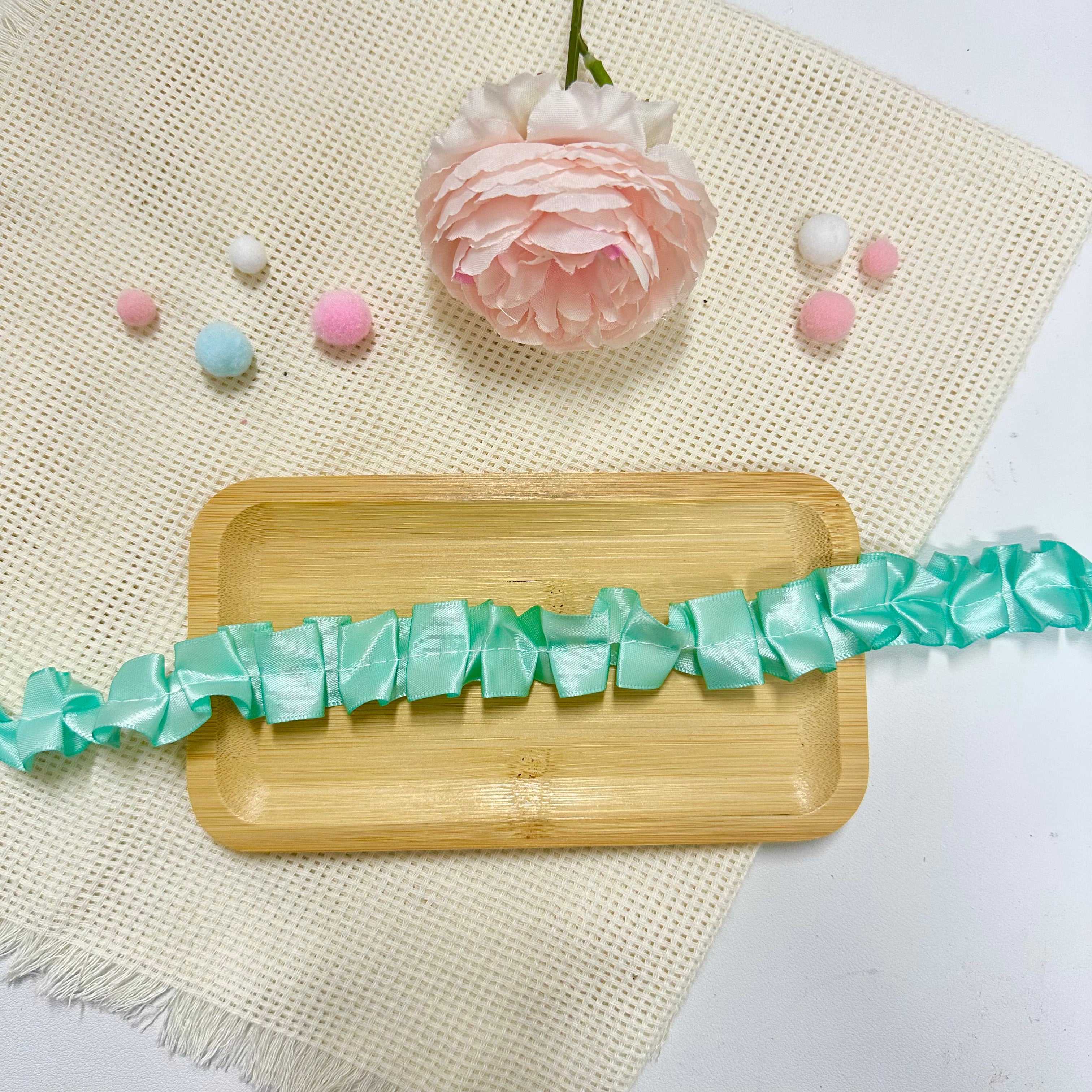 Ruban de satin froncé de 100 cm : vert sarcelle Ruban de satin froncé de 100 cm : vert sarcelle