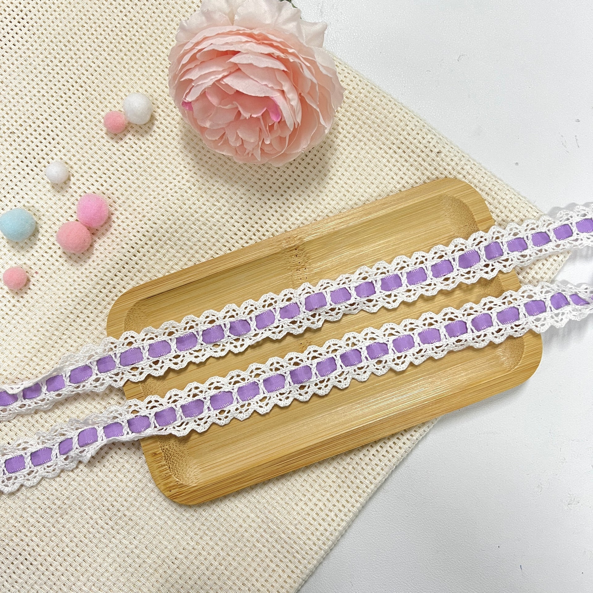 Ruban de dentelle de 100 cm : violet Ruban de dentelle de 100 cm : violet